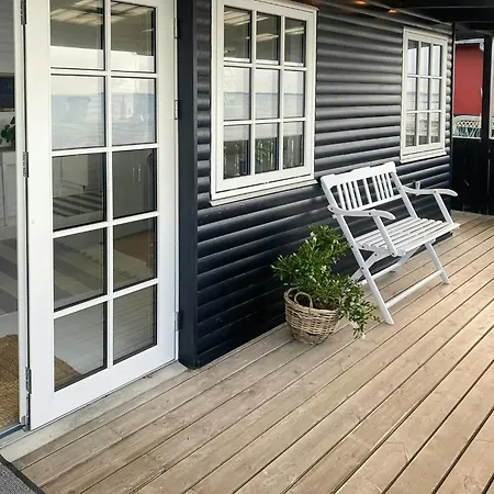 Nyaraló Breathtaking Sea View At Dinestrup *